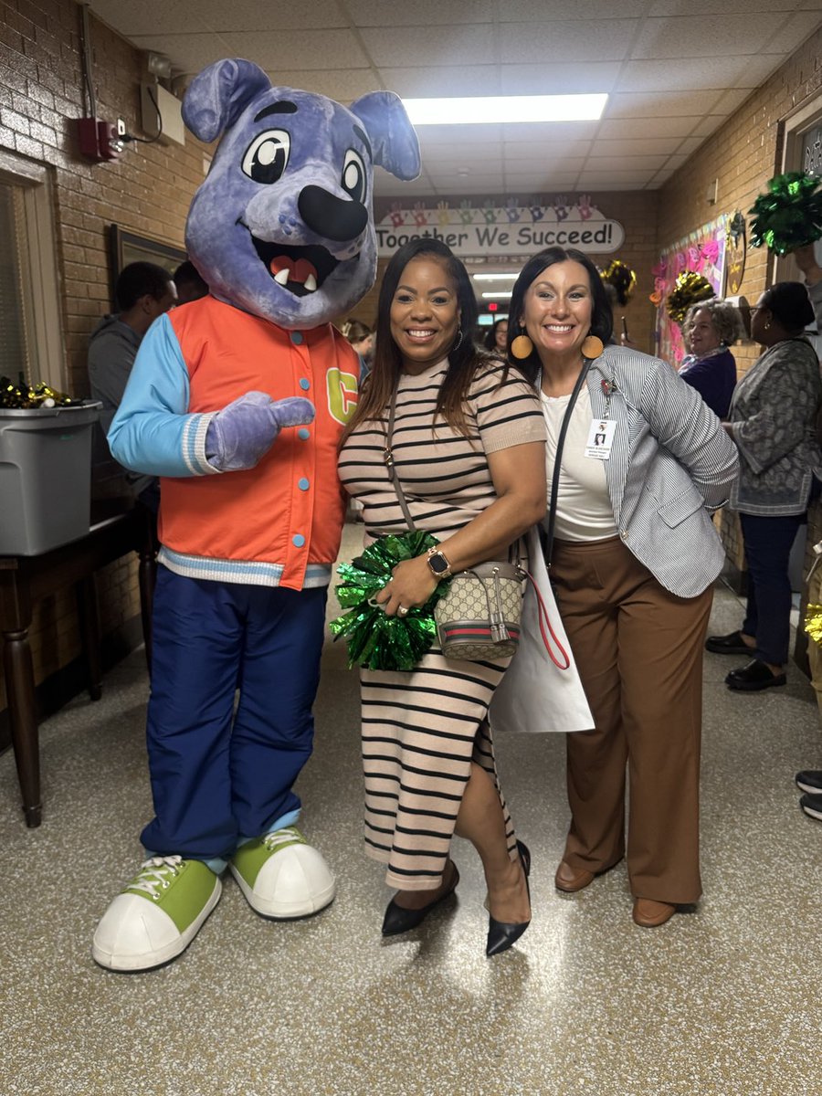 Howard Hall tweet media