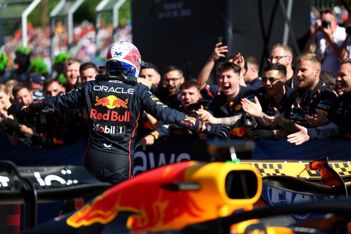 🇮🇹🗣️ | Christian Horner: "As the team, we're very strong as a unit. There's always a lot of noise on the outside, but never on the inside. The whole engineering team back in Milton Keynes, have done a great job.

We bought a few new bits here this weekend. That's why Enrico went
