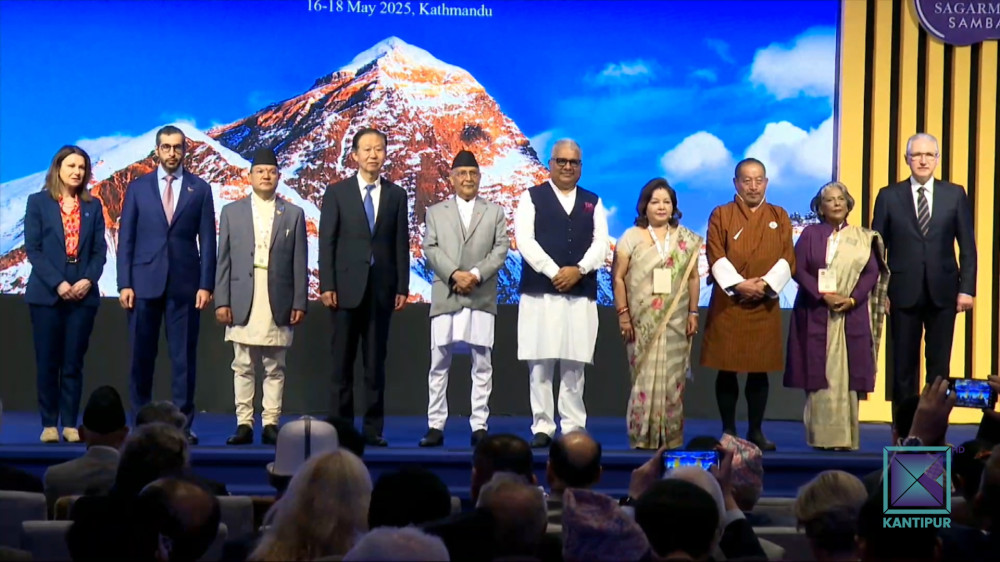 सगरमाथा संवाद नेपालको मात्रै संवाद नबनोस्

विस्तृत : kantipurtv.com/news/2025/05/1…

#KantipurNews #KantipurTVHD #Kantipur