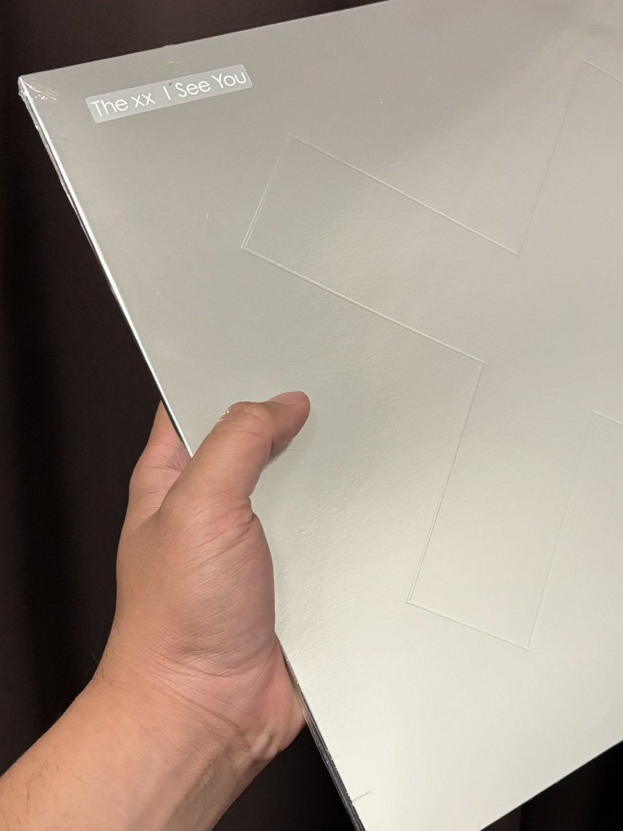 stfuxk's tweet photo. JUAL VINYL THE XX I SEE YOU! Beli langsung di US (Belum pernah dibuka dari saat beli) Jual di 600K *negotiable! 

#wts #zonauang #vinyl #vinylrecords #thexx #iseeyou https://t.co/PypGStibNv