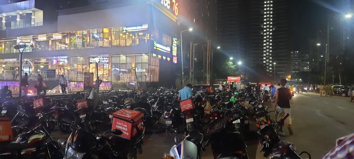 aryadav05's tweet photo. @noida_authority @CeoNoida @noidapolice 
This is daily condition of Road in from Street-76, Sec-76, Noida. More than 50% road is used for parking of this market.
Residents are suffering on daily basis.  Noida Authority, Police are keeping blind eye of traffic, road. 
@CMOfficeUP https://t.co/jGA3pzEW1T