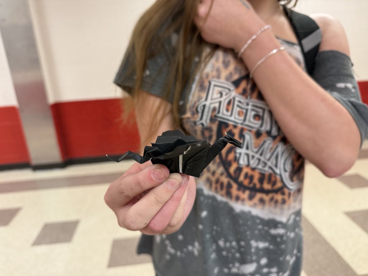 Brooklyn used origami techniques and made a black dragon. It’s so cool! ⁦<a href="/DavissonDustin/">Dustin Davisson</a>⁩ ⁦<a href="/canyonhscougars/">Canyon HS</a>⁩