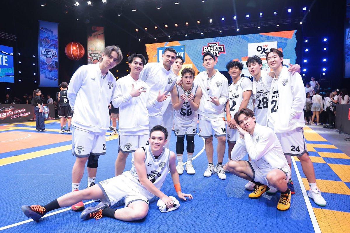 Streetbask3x3's tweet image. 🏀 TEAM WHITE ฟอร์มดีจัด! "อาเล็ก ธีรเดช" คว้า MVP พาทีมขึ้นนำได้สำเร็จ
🥇MVP แมชต์ 5 "อาเล็ก ธีรเดช"
#3FIGHT3BASKETBOY ถ่ายทอดสดจาก "Workpoint Stadium" ทุกวันอาทิตย์ที่ เวลา 20.05 น. ทางช่องเวิร์คพอยท์ 23
#Workpoint
#workpoint23
#อาเล็กธีรเดช