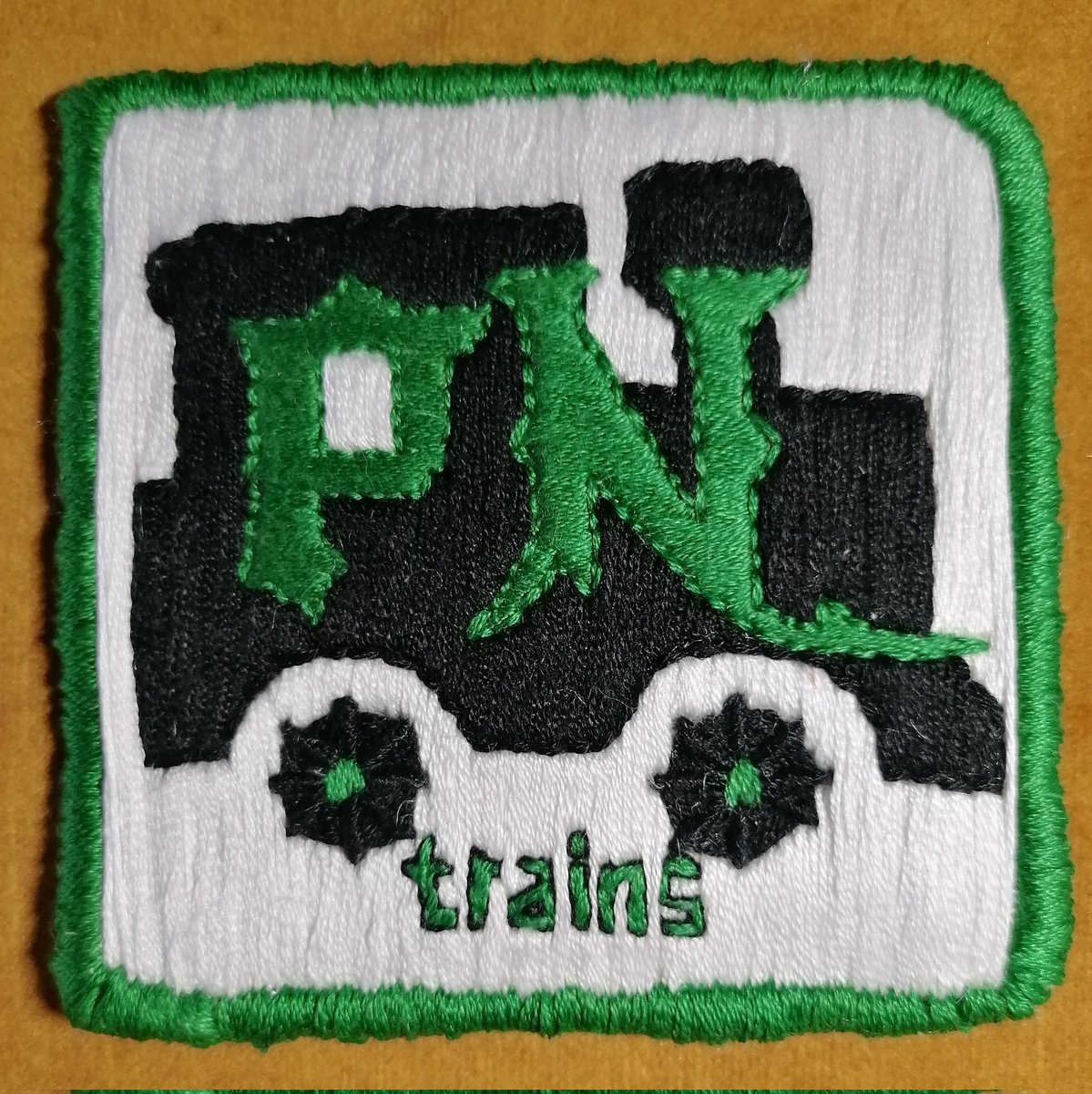 It is finished! Patch I designed and embroidered for my hobbyist friend.
#embroidery
#needlecraft
#hobbies