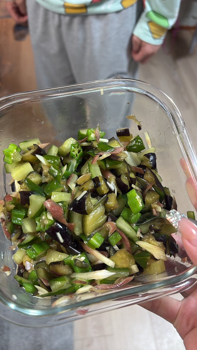 wechiwell's tweet photo. まさこが生み出したご飯にかけるめしうまのやつ https://t.co/cwHOwoXqrV