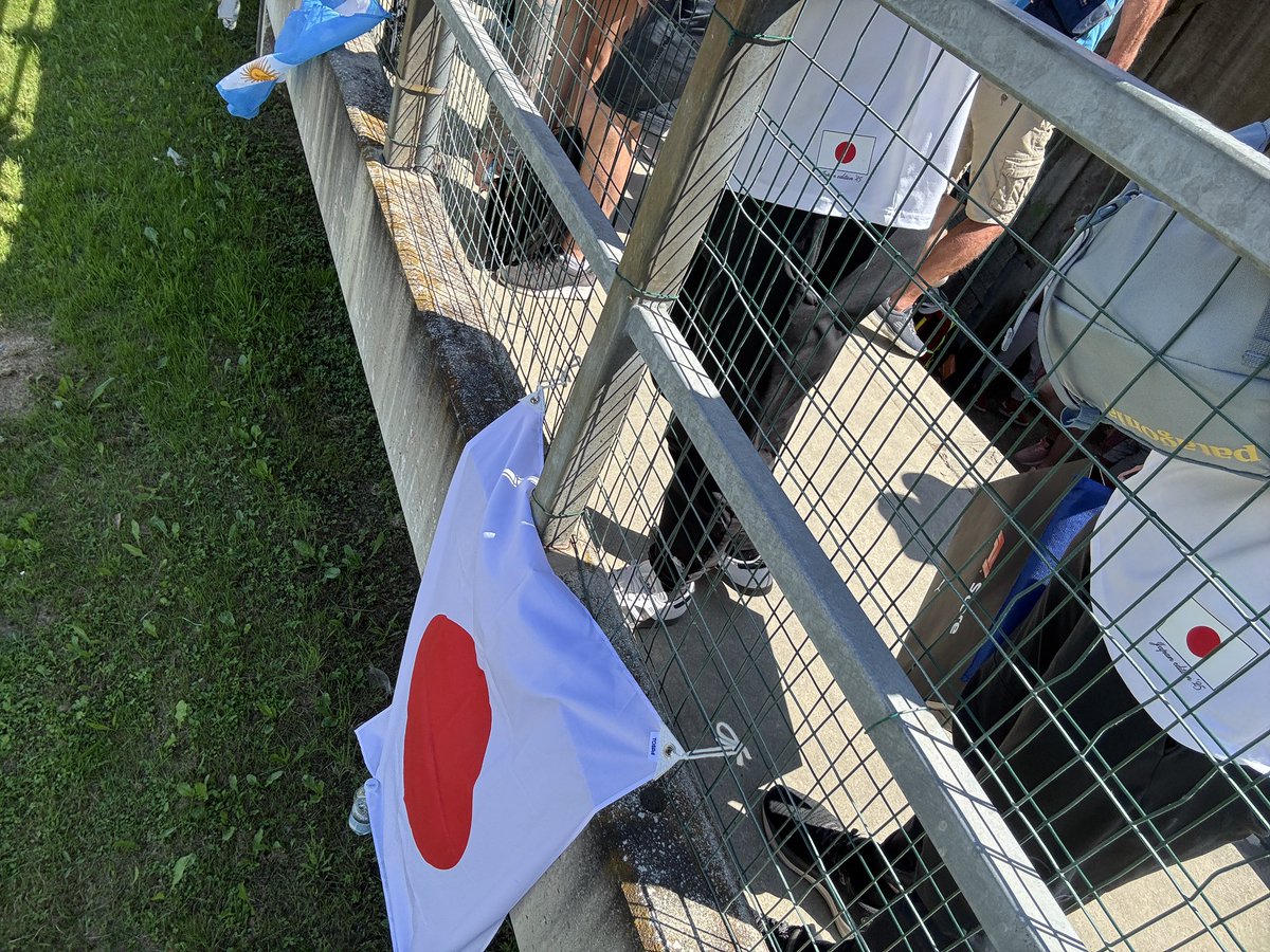 fourleafharmony's tweet image. トサで日の丸掲げて応援。
HULを抜いてくところ、ほんと感動した！
ありがとう😭