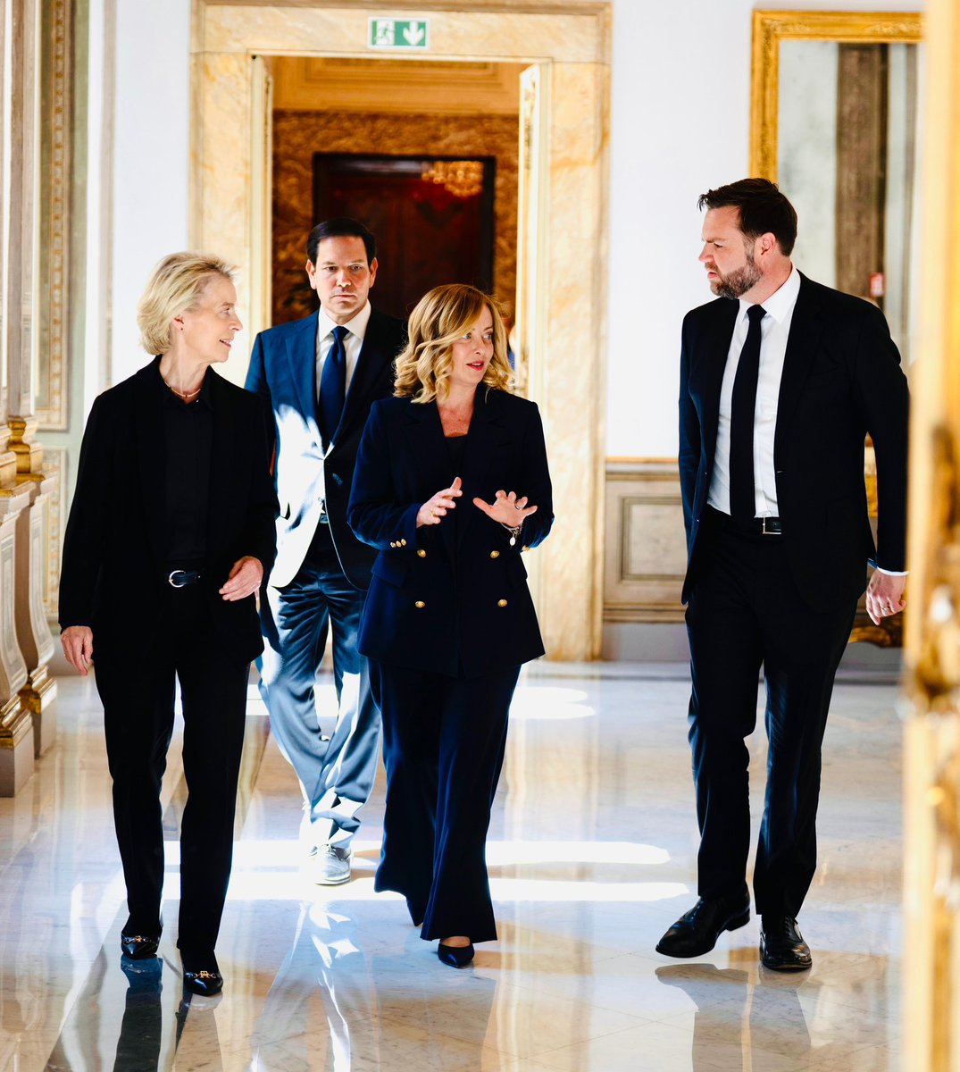 Un confronto costruttivo oggi a Palazzo Chigi con il vicepresidente degli Stati Uniti J.D. Vance e la presidente della Commissione europea Ursula von der Leyen.

L’Italia intende fare la sua parte per rilanciare il dialogo tra Unione Europea e Stati Uniti: due realtà chiamate ad