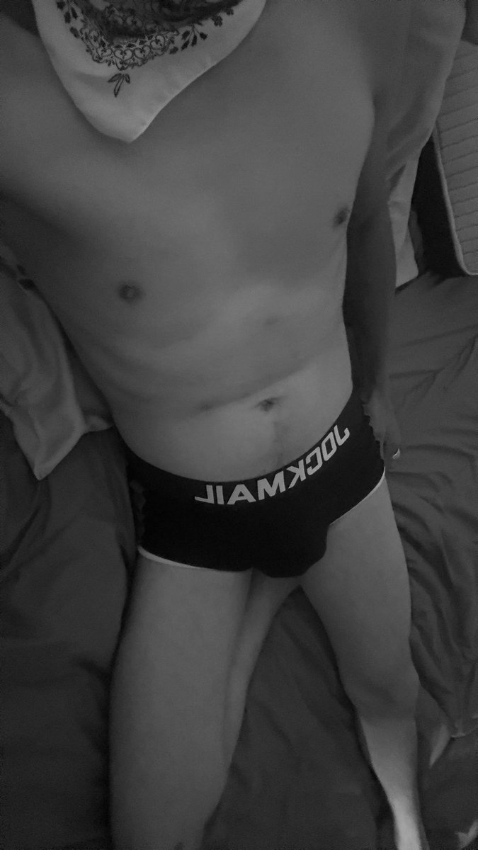 N8iveAce's tweet photo. It’s been a long min - need some play mates. https://t.co/XP7hu5Ec6A