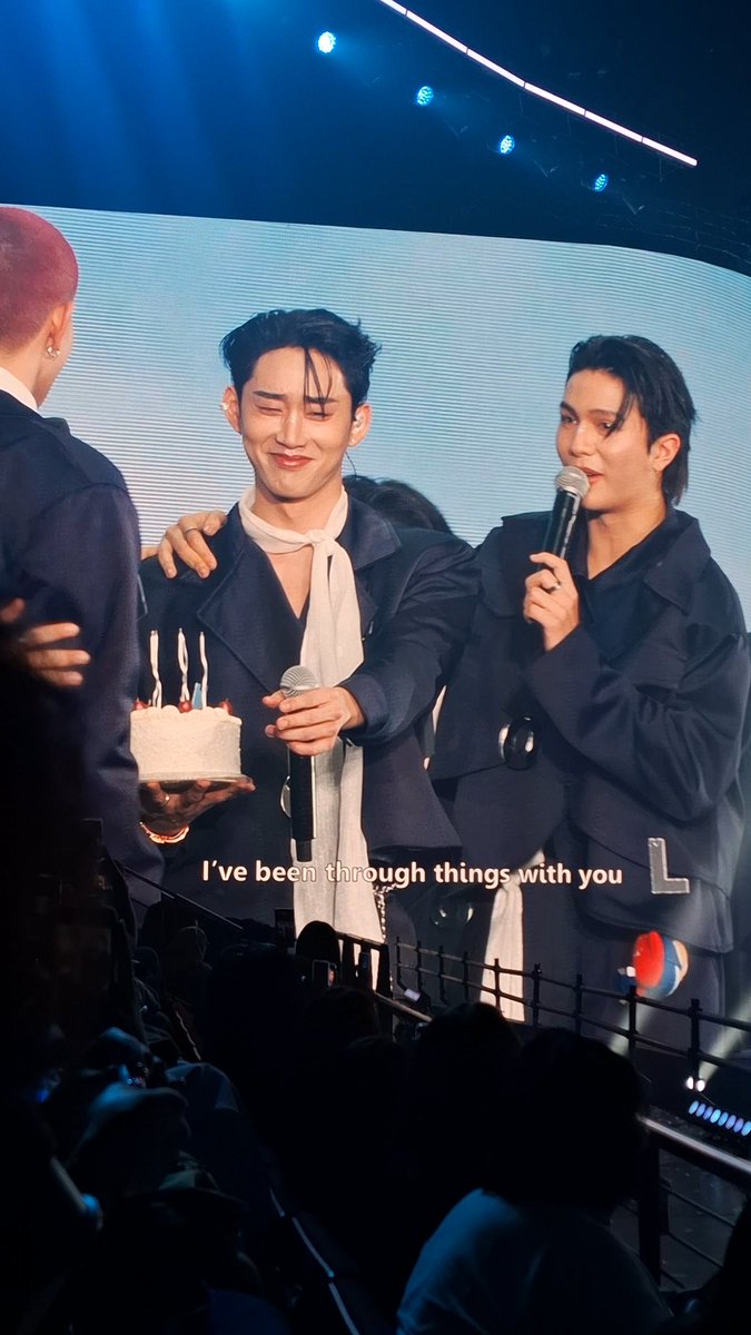 _tkanitnan_'s tweet photo. พอวิลเลี่ยมแตะพี่เอสเท่านั้นแหละ เปิดก็อกเลย 🥹🥹🥹🥹

LOVEMOSPHERE X WILLIAMEST
#LOLFanFest2025D2 
#williamjkp  #est_rvp #WilliamEst https://t.co/2BBAjW6Fkq