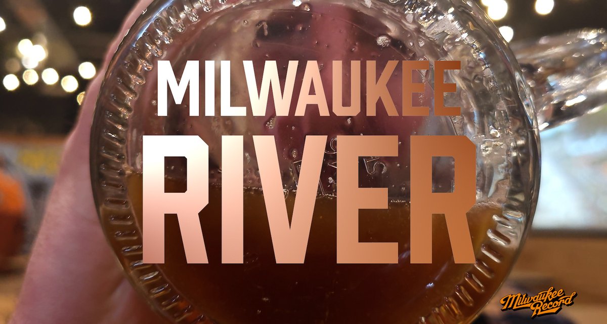 milwaukeerecord's tweet image. From the archives: We drank the “Milwaukee River” (all 30 taps at City Fountain in a mug) milwaukeerecord.com/food-drink/we-…