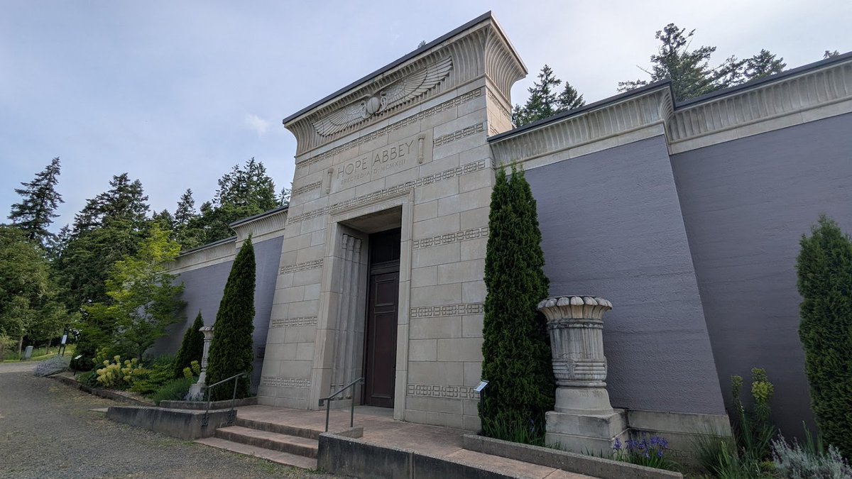 Latest post from SW Oregon Architect Emeritus: Hope Abbey Mausoleum. Ellis Lawrence, who became the founding dean of the University of Oregon’s School of Architecture &amp; Allied Arts, designed Hope Abbey in the rare (for Oregon) Egyptian Revival style. sworegonarchitect.blogspot.com/2025/05/hope-a…