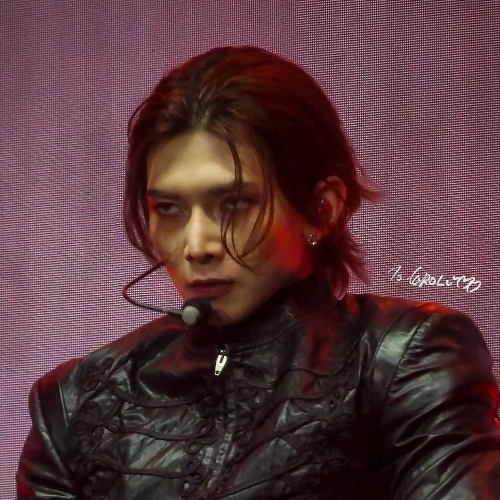 yeoscontents's tweet photo. HIS EYES ???? https://t.co/TcMLMeU7MC