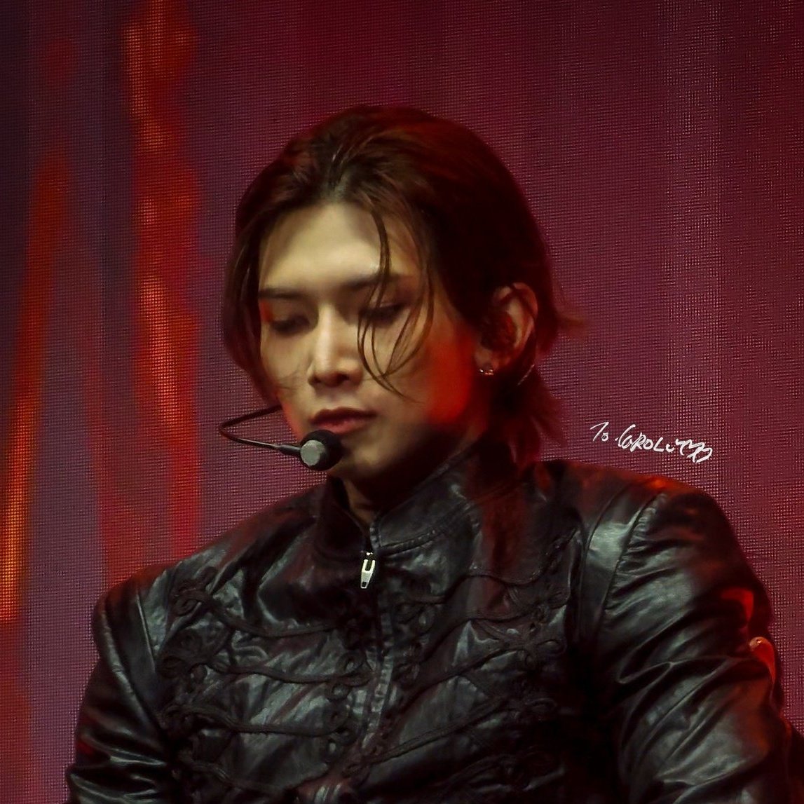 yeoscontents's tweet photo. HIS EYES ???? https://t.co/TcMLMeU7MC