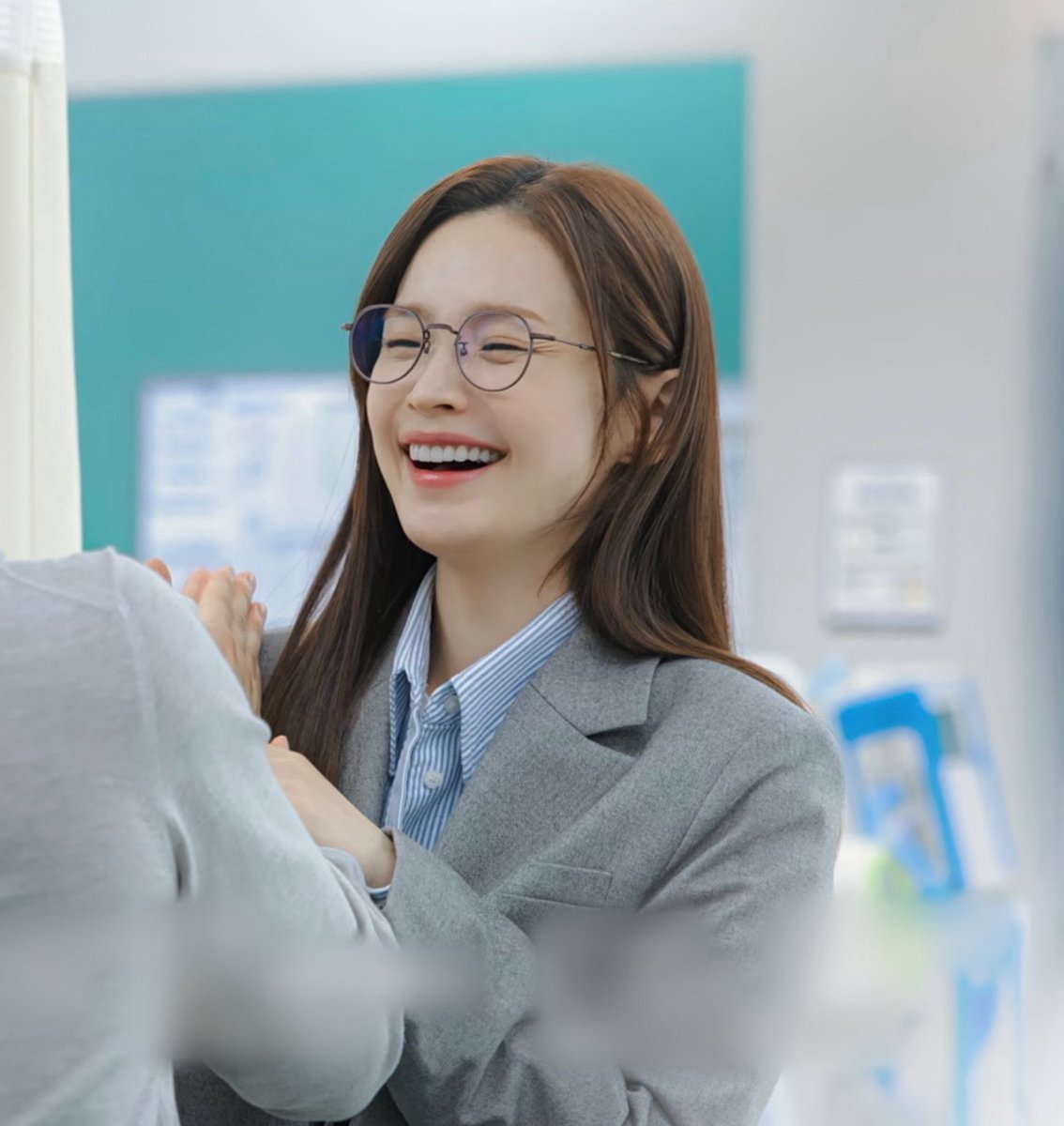 아니 진짜 어떻게 이렇게 웃지
밤12신데 갑자기 세상이 밝아짐
아침이다