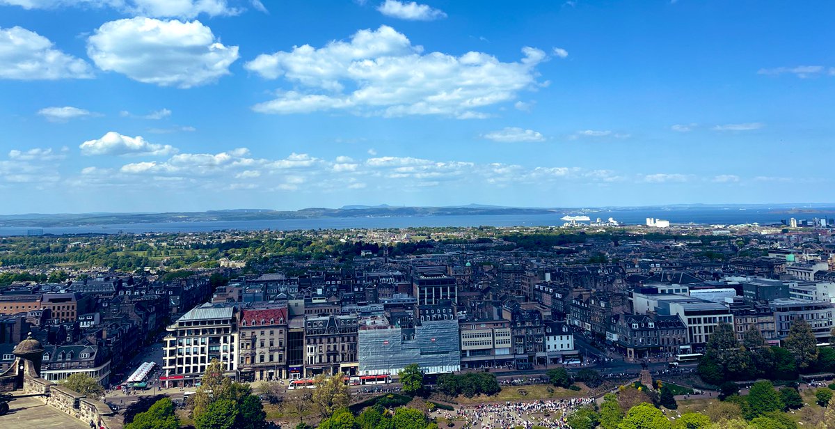 MissNikkiSwan's tweet photo. View from Edinburgh castle looking towards Fife. https://t.co/1M5Xpgp5JS