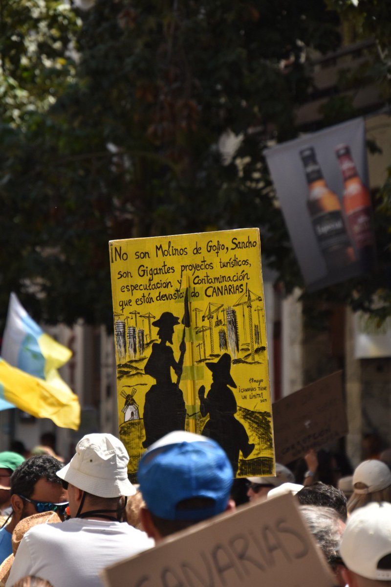 DavidHDiaz's tweet photo. ✊ Vivimos en un paraíso que está claro que no se conserva solo.

O nos movemos unidos o nuestros hijos no podrán disfrutarlo.

Orgulloso del día de hoy.

#18M #CanariasTieneUnLimite https://t.co/vZqwHh94Ug