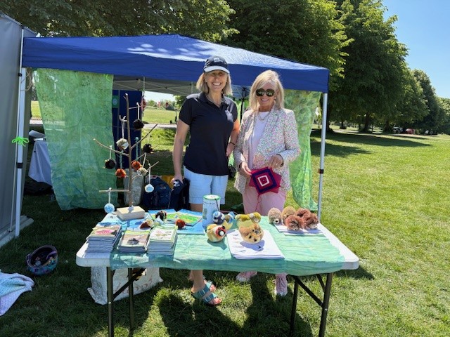 SMVBristol's tweet photo. Thanks @AvonGorgeDowns for a brilliant family fun day on the beautiful Downs today☀️🌳Fascinating workshops exploring local wildlife🐞🪲🦋🦗🐝+ weaving stick &amp; wool mandalas were just some of the activities that we enjoyed taking part in😊@brislordmayor paid a visit too! #Bristol https://t.co/AYyfgt33DQ