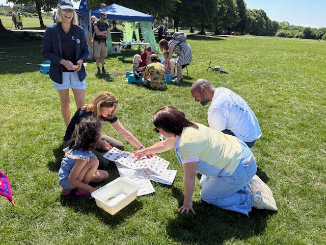 SMVBristol's tweet photo. Thanks @AvonGorgeDowns for a brilliant family fun day on the beautiful Downs today☀️🌳Fascinating workshops exploring local wildlife🐞🪲🦋🦗🐝+ weaving stick &amp; wool mandalas were just some of the activities that we enjoyed taking part in😊@brislordmayor paid a visit too! #Bristol https://t.co/AYyfgt33DQ