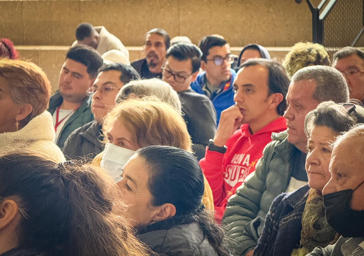 Alcaldía Local de Suba (@alcaldiasuba11) on Twitter photo 🫱🏻🫲🏾Un espacio de diálogo sobre vivencias y experiencias de las diferentes instancias para avanzar en la construcción del plan de acción con enfoque diferencial, desde cada sector poblacional y territorial de las localidades.
#AquíSíPasa Bogotá, mi ciudad, mi casa.
<a href="/GobiernoBTA/">Secretaría de Gobierno</a> 🫱🏻🫲🏾Un espacio de diálogo sobre vivencias y experiencias de las diferentes instancias para avanzar en la construcción del plan de acción con enfoque diferencial, desde cada sector poblacional y territorial de las localidades.
#AquíSíPasa Bogotá, mi ciudad, mi casa.
<a href="/GobiernoBTA/">Secretaría de Gobierno</a>