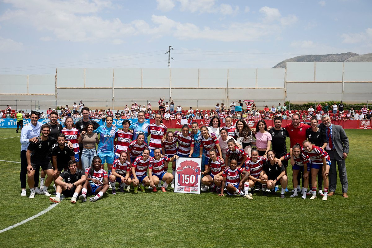 🍍 𝐅𝐀𝐌𝐈𝐋𝐈𝐀.