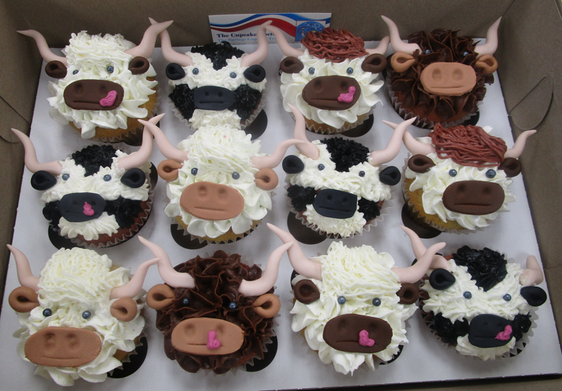 Sunday flavors: Carrot, Chocolate Caramel Sundae, Banana Cream, Banana Split, S'more, Peach Cobbler, Strawberry Shortcake, Chocolate-Strawberry, WhataZinger, Amaretto, Raspberry, Boston Cream, Cookies&amp;Cream, Chocolate, Peak, Red Velvet, &amp;Vanilla #cupcakes! Open till 2pm today!