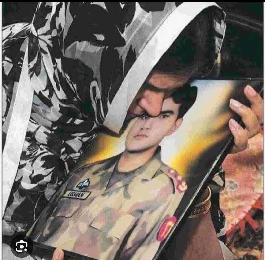 DaaughterofSoil's tweet image. وطن جب جیت جاتا ہے
تو مائیں ہار جاتی ہیں
#OperationBunyanulMarsoos
#PakistanArmy
#BalochPakistani #PSL2025
#KPStandsWithGaza