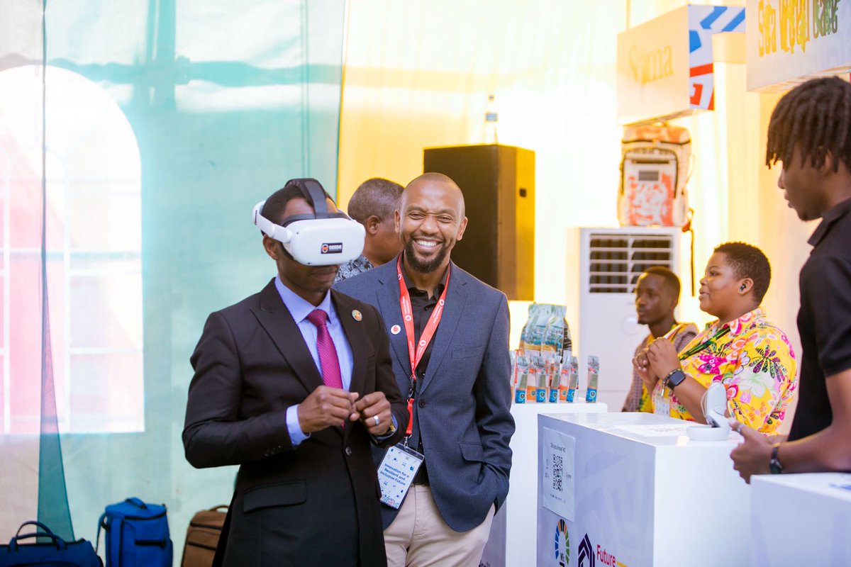 XRdesignStudio tweet media