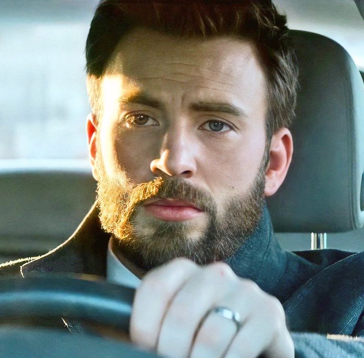 Chris Evans Photos tweet media