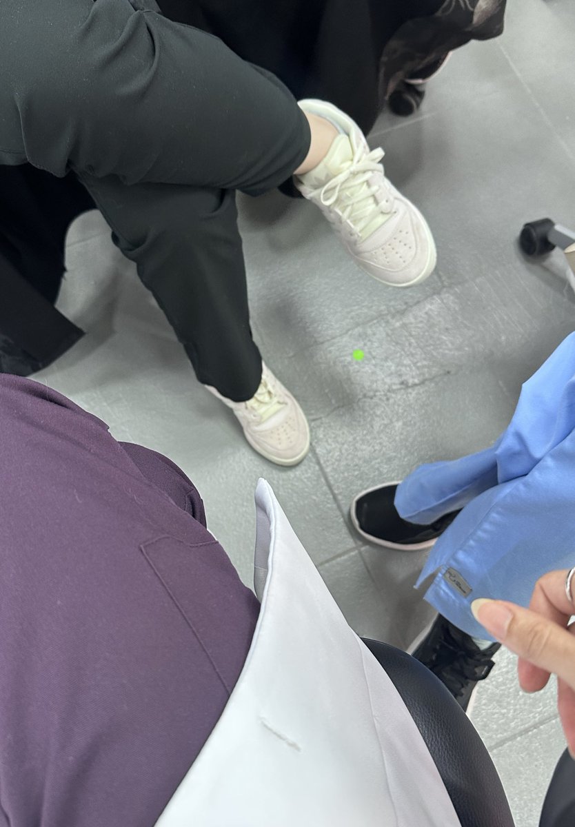 ملخص اليوم المتعب 
خلصنا اوسكي البيديا + مشاركتنا في معرض مشاريع التخرج