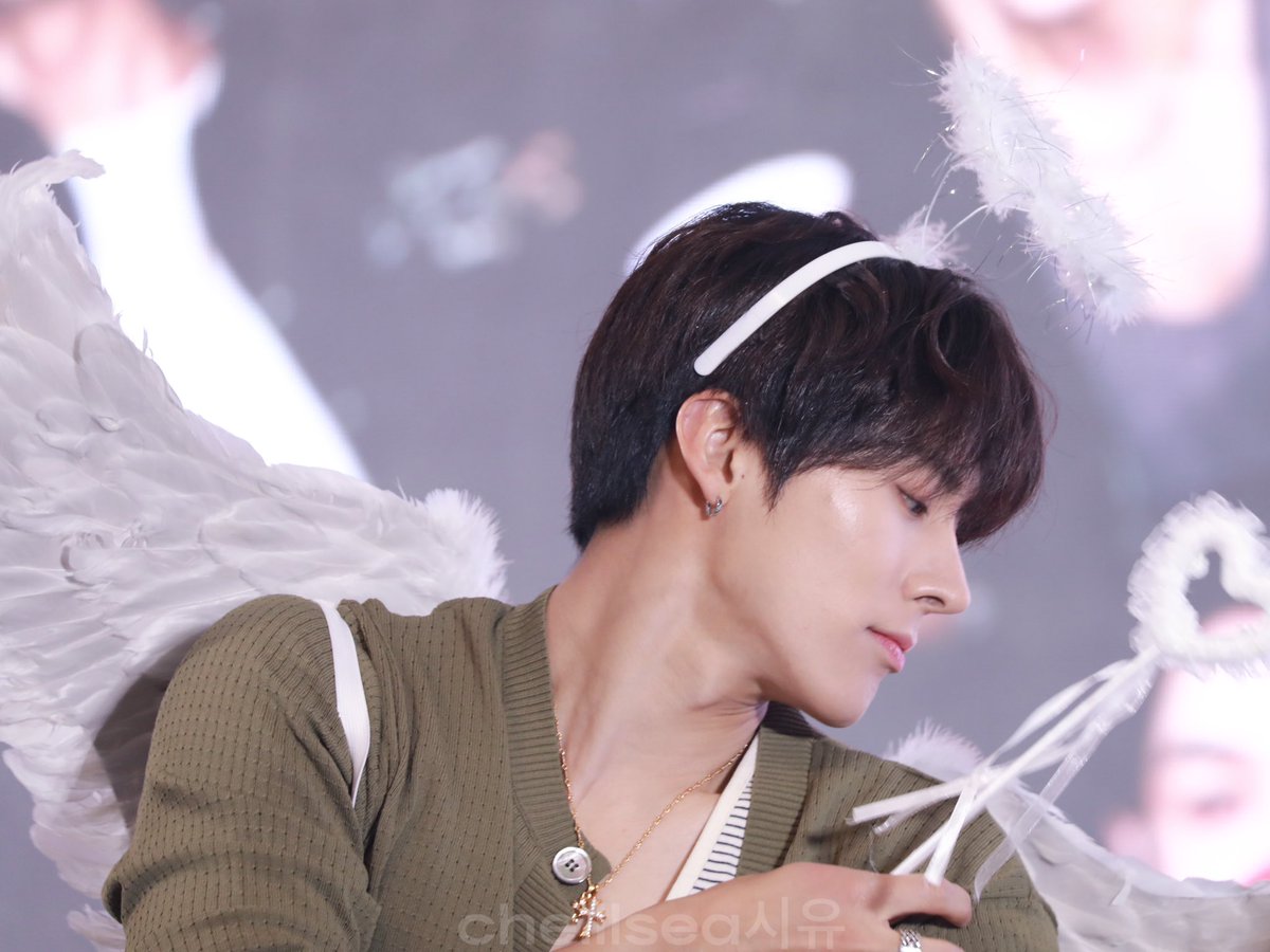 chel_seasea's tweet photo. angel～👼🏻
#에릭 #손영재 #더보이즈 #Eric #ERIC #THEBOYZ https://t.co/B9LUGOwmrU