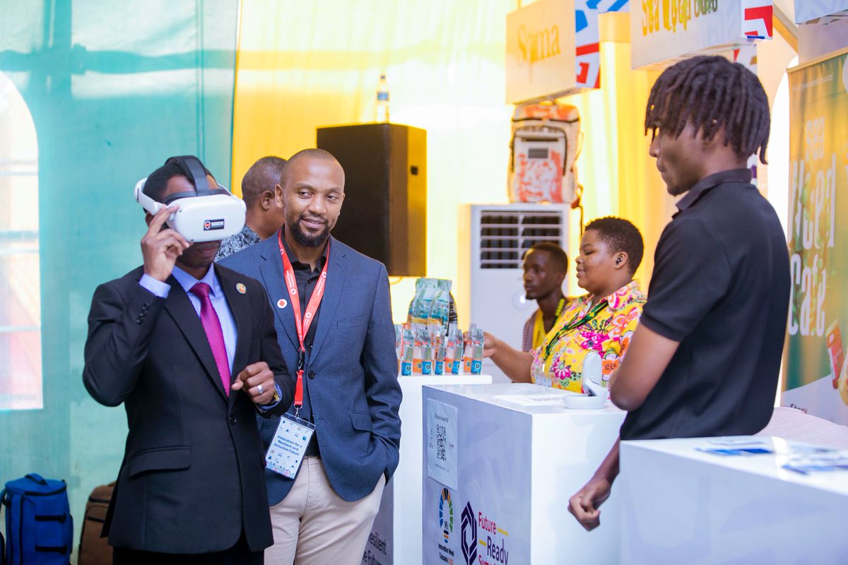 XRdesignStudio tweet media