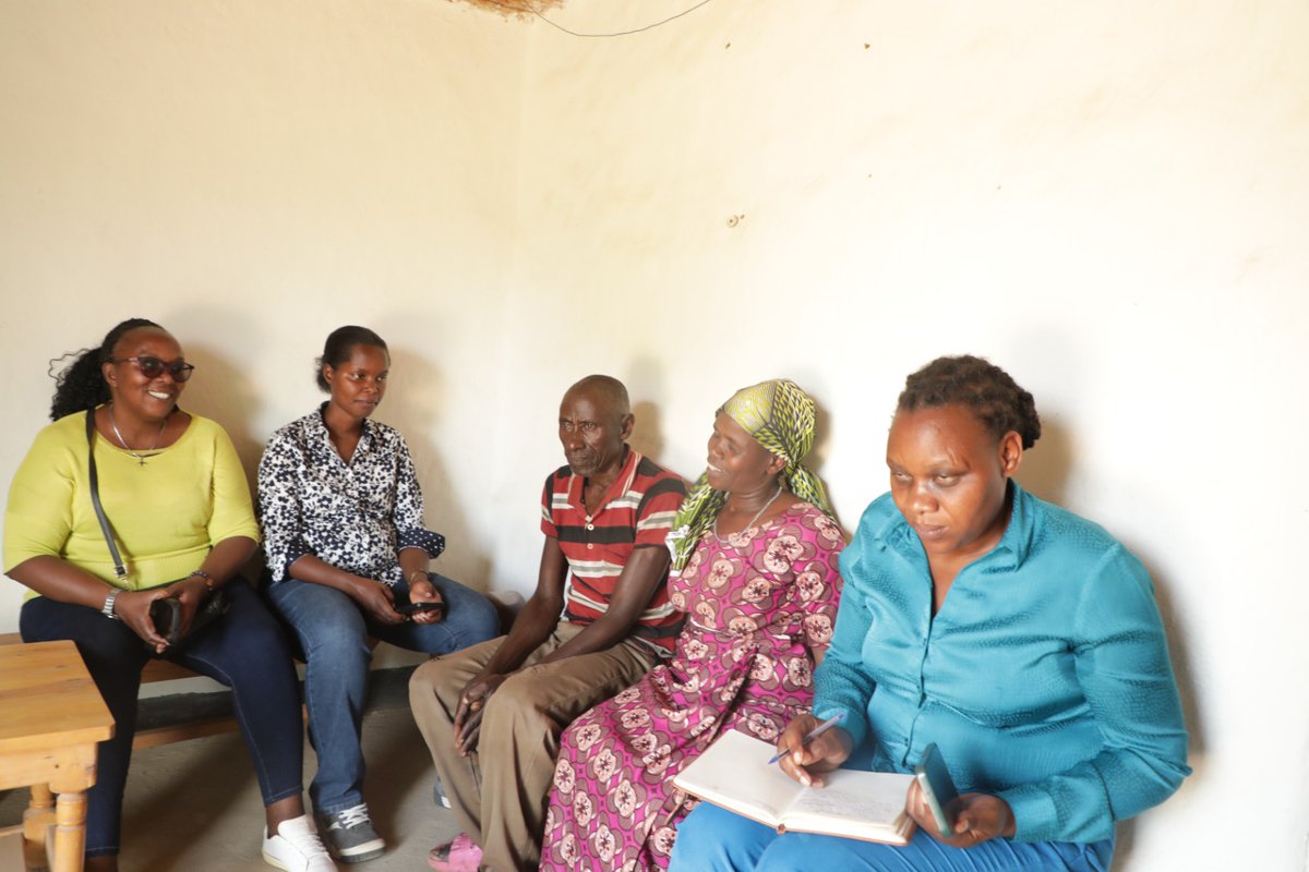 Nyaruguru District (@nyarugurudistr) on Twitter photo Umuyobozi w'Akarere ushinzwe Imibereho myiza ari kumwe na <a href="/RwandaWomen/">National Women's Council</a> ku rwego rw'Akarere bakiriye itsinda ryaturutse ku rwego @RwandSouth baje gusuzuma uko imihigo ya Mutimawurugo yashyizwe mu bikorwa.Hasuzumwe raporo hanasurwa n'abaturage mu mirenge ya Nyagisozi na Kibeho. Umuyobozi w'Akarere ushinzwe Imibereho myiza ari kumwe na <a href="/RwandaWomen/">National Women's Council</a> ku rwego rw'Akarere bakiriye itsinda ryaturutse ku rwego @RwandSouth baje gusuzuma uko imihigo ya Mutimawurugo yashyizwe mu bikorwa.Hasuzumwe raporo hanasurwa n'abaturage mu mirenge ya Nyagisozi na Kibeho.
