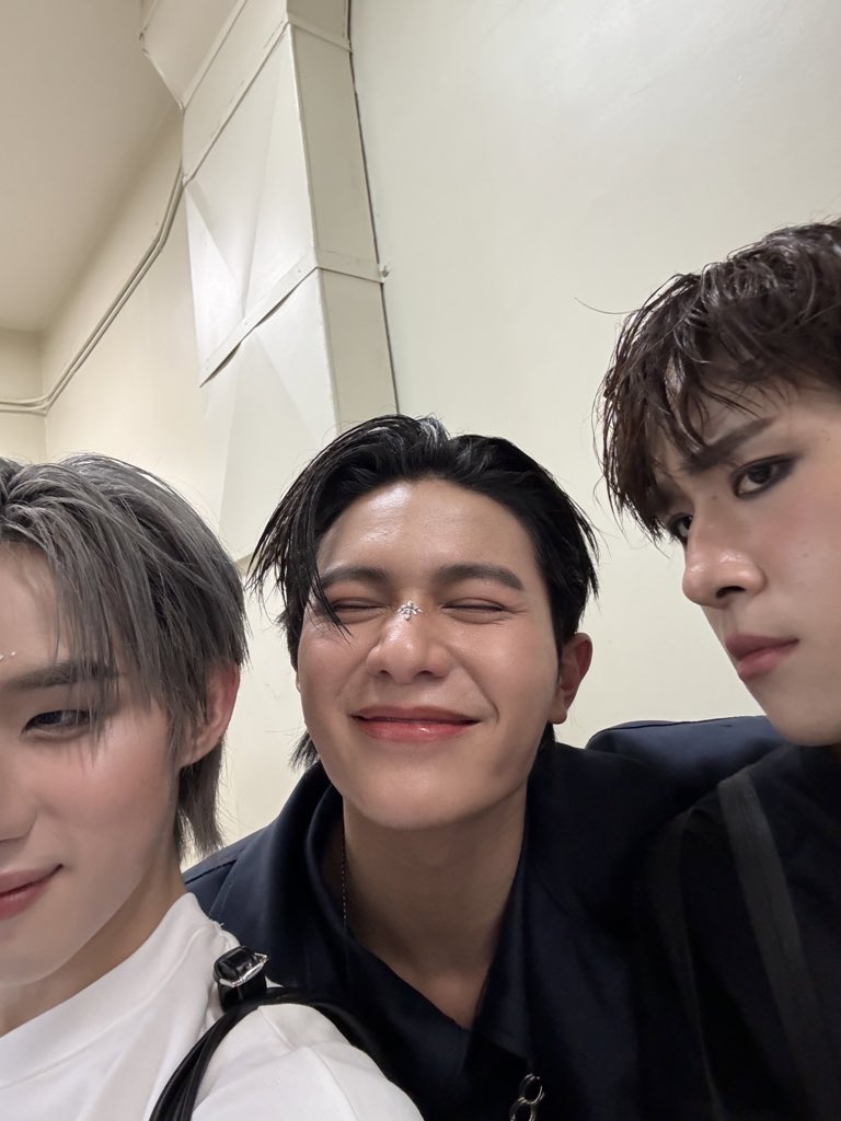 เก่งมั่กทุกคนนนน🤍
#LOLFanFest2025D2