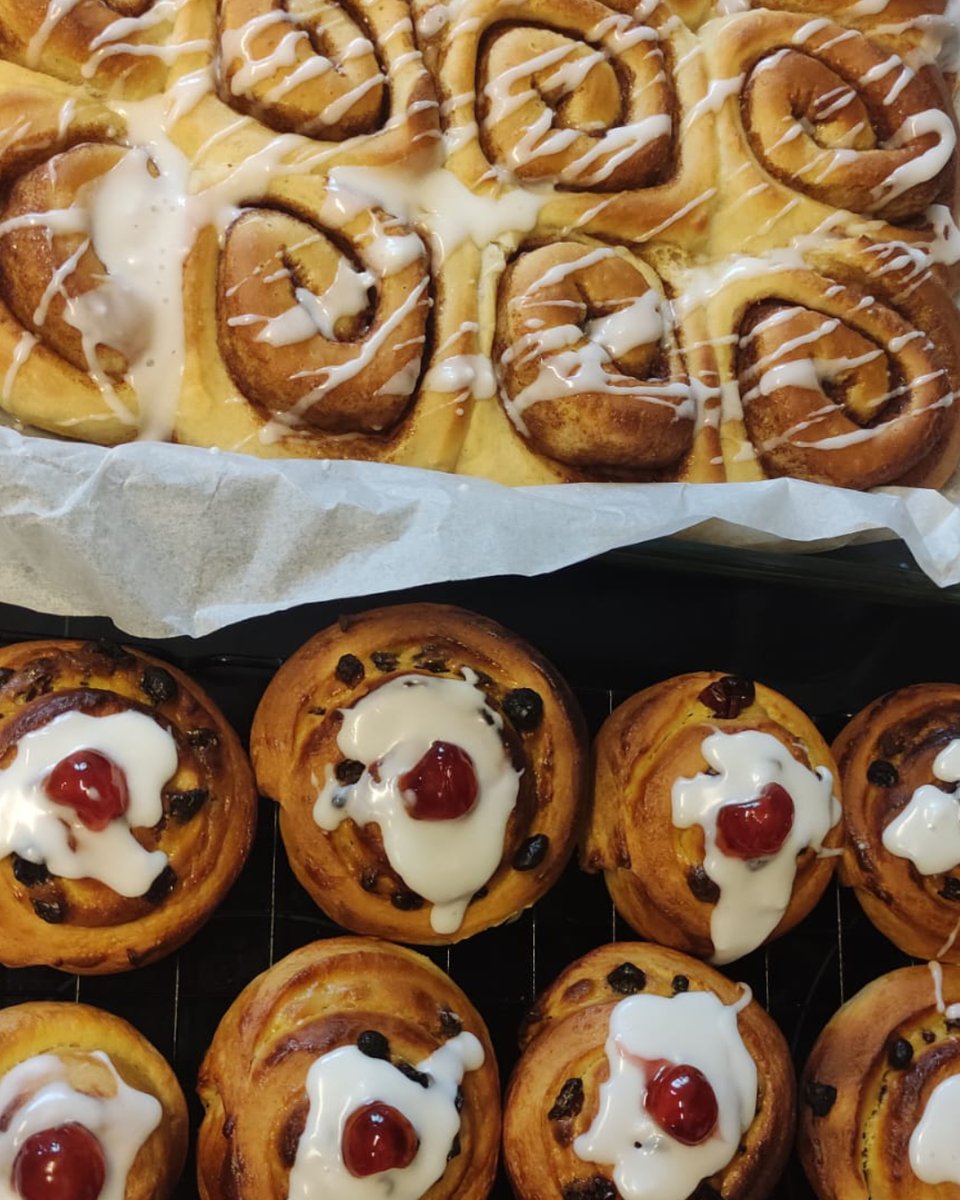bbcshowstours's tweet photo. It’s #WorldBakingDay! 🎂

Celebrate with tips, inspiration &amp; foodie fun from The Kitchen Cabinet and more BBC baking gems.

Link coming right up! 🍞 :https://t.co/ECLYh4NeHb

#TheKitchenCabinet #BBCFood #BakeItHappen https://t.co/MYqnjghfOG