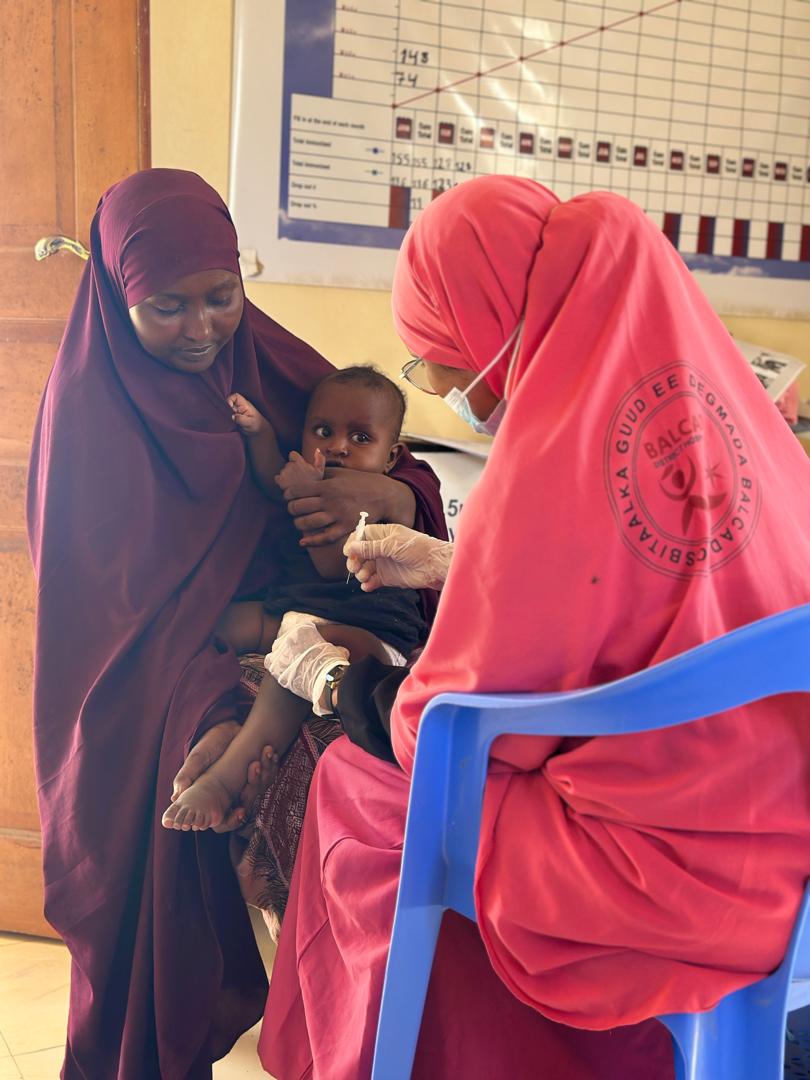 The Ministry has launched the vaccination campaign across all districts targeting PCV and Rotavirus.

The campaign is running smoothly in both Middle Shabelle and Hiiraan, aiming to vaccinate all children in the State.

The initiative is a joint effort by MOH, UNICEF, and WHO.