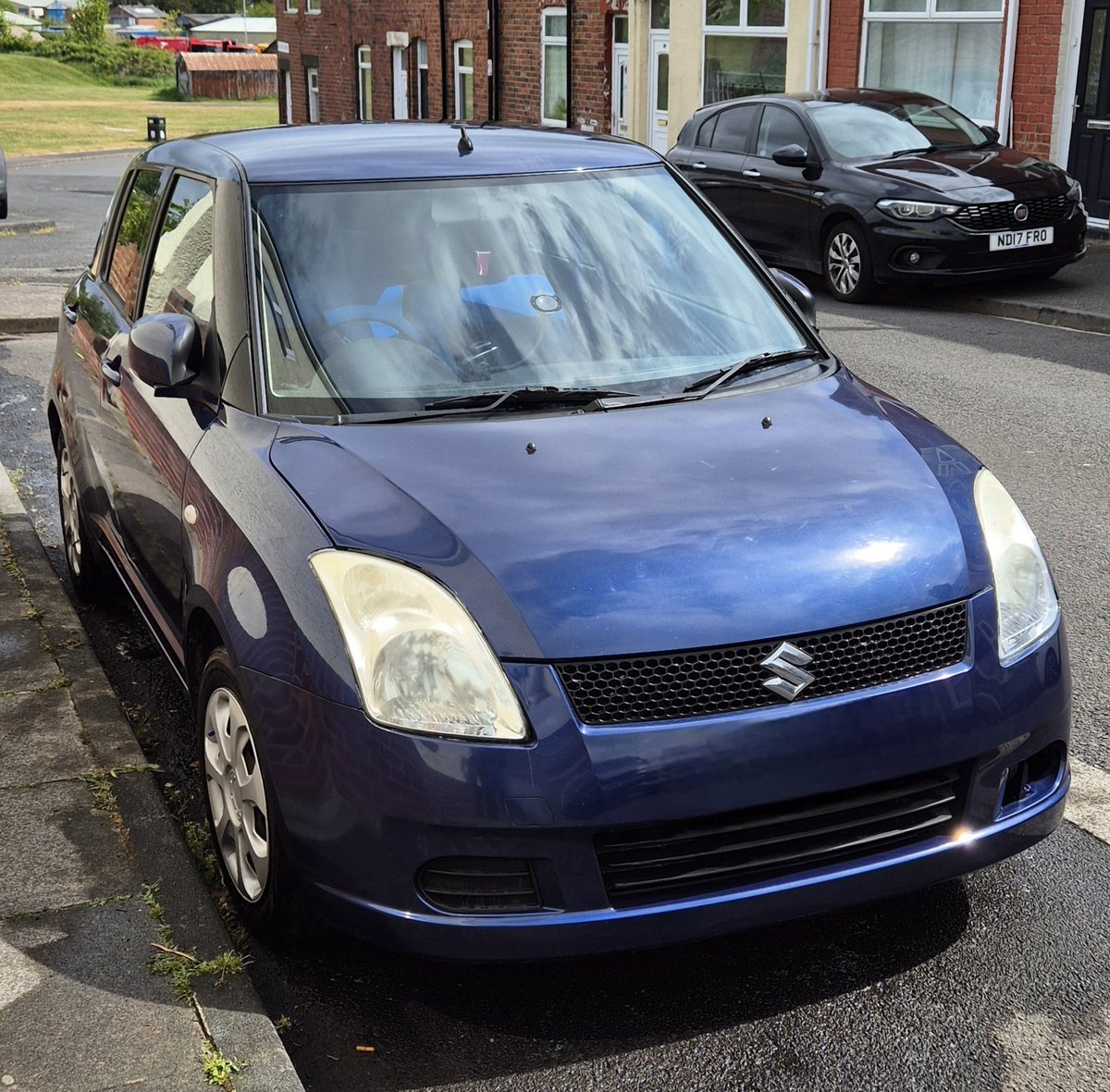 TomCan42's tweet photo. Went to get another car today the last one was on its way out so got this one now a suzuki swift https://t.co/uNXcbaBqmN