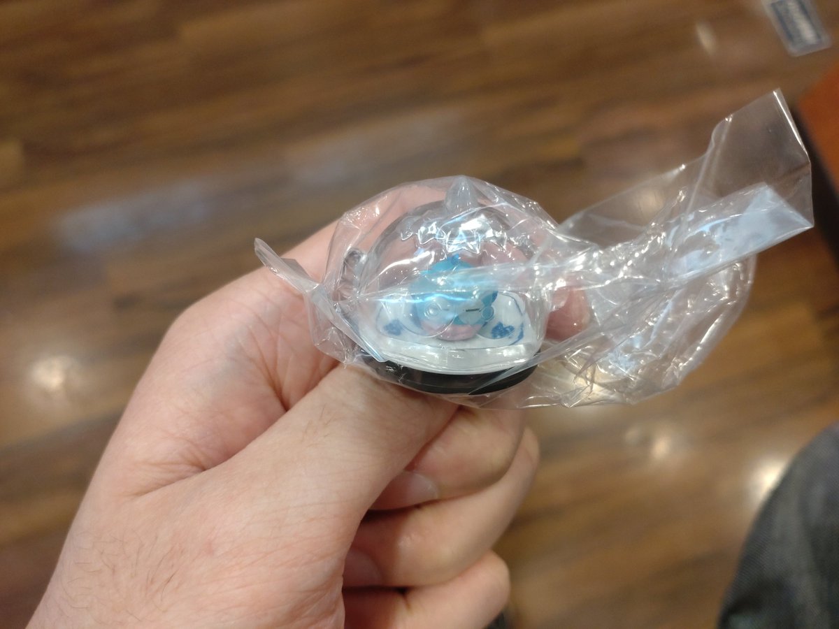 好消息：是吊飾、藍色的
壞消息：不是大耳狗