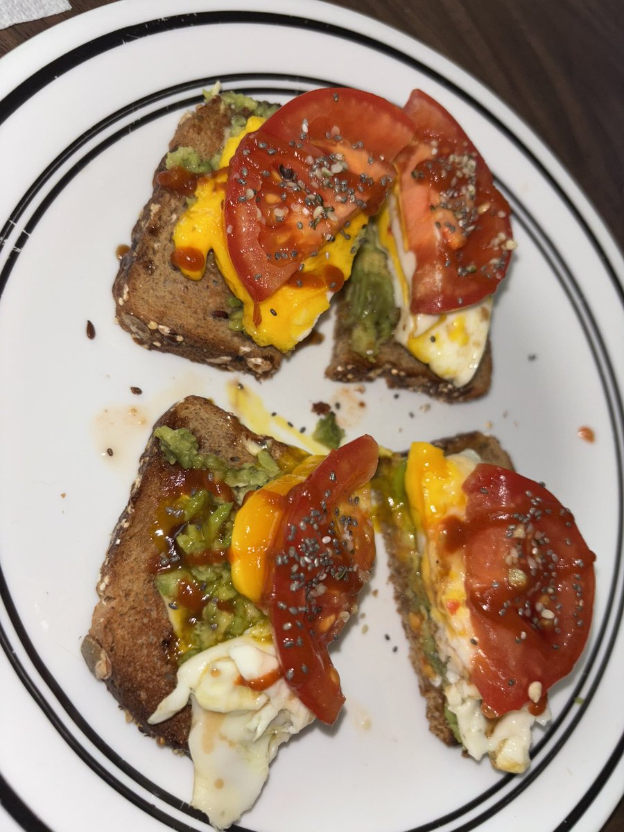 marniminn's tweet image. Forgot to post this fire toast I made the other day (had to take out a loan for the avocado)