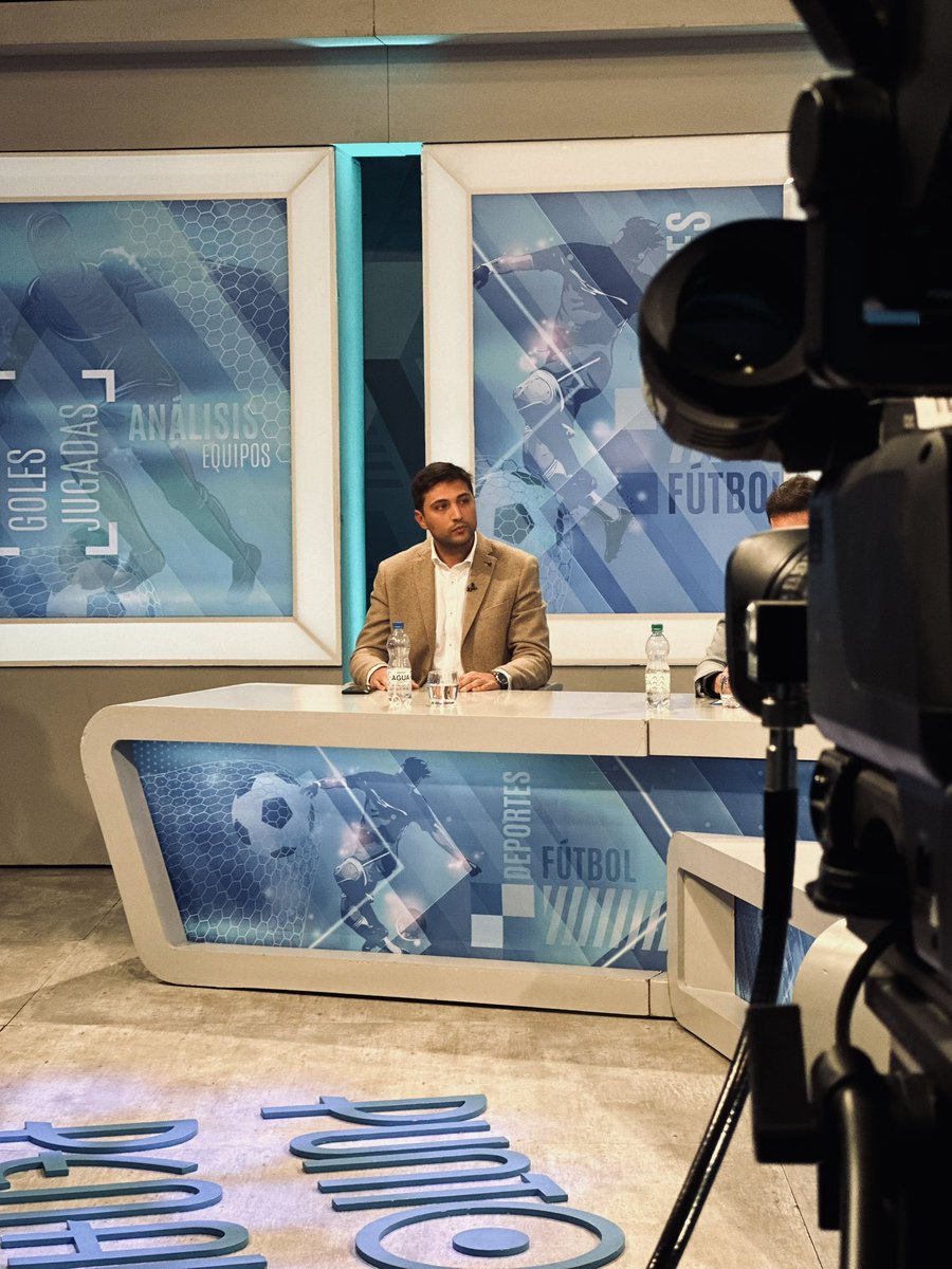 Punto_Penal's tweet photo. “Los extranjeros mejores pagos este año no estaban en Peñarol y eso no lo dice nadie”

📝 Santiago Sánchez en #PuntoPenalEnEl10 https://t.co/AMam6SaLjS