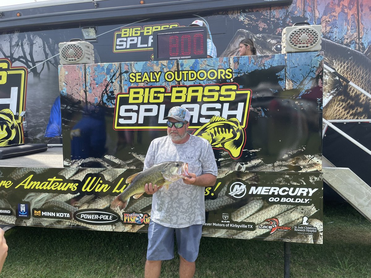 Kicks 105 tweet media