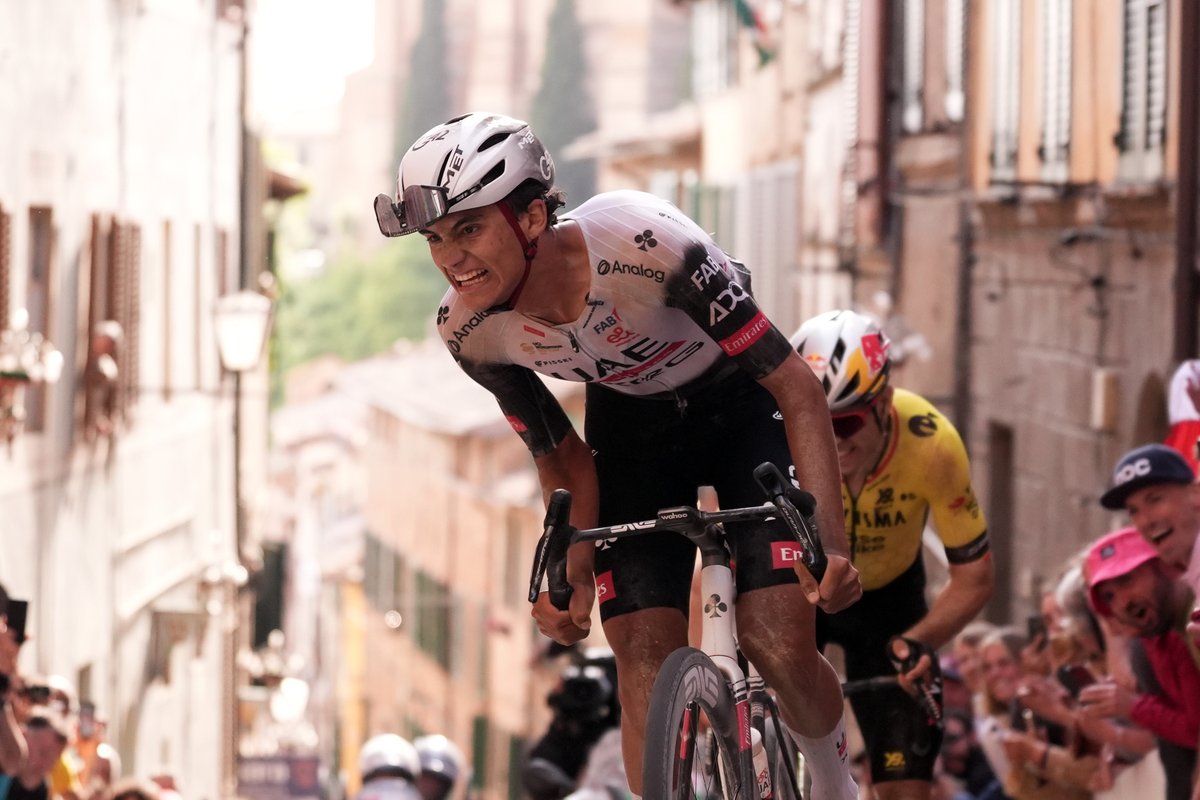 Giro d'Italia (@giroditalia) on Twitter photo 🇲🇽 🩷 The first ever Maglia Rosa from Mexico.
Dear Mexicans, you can be proud of your Torito
#GirodItalia | <a href="/ISAACDELTOROx1/">ISAAC DEL TORO ROMERO</a> 🇲🇽 🩷 The first ever Maglia Rosa from Mexico.
Dear Mexicans, you can be proud of your Torito
#GirodItalia | <a href="/ISAACDELTOROx1/">ISAAC DEL TORO ROMERO</a>