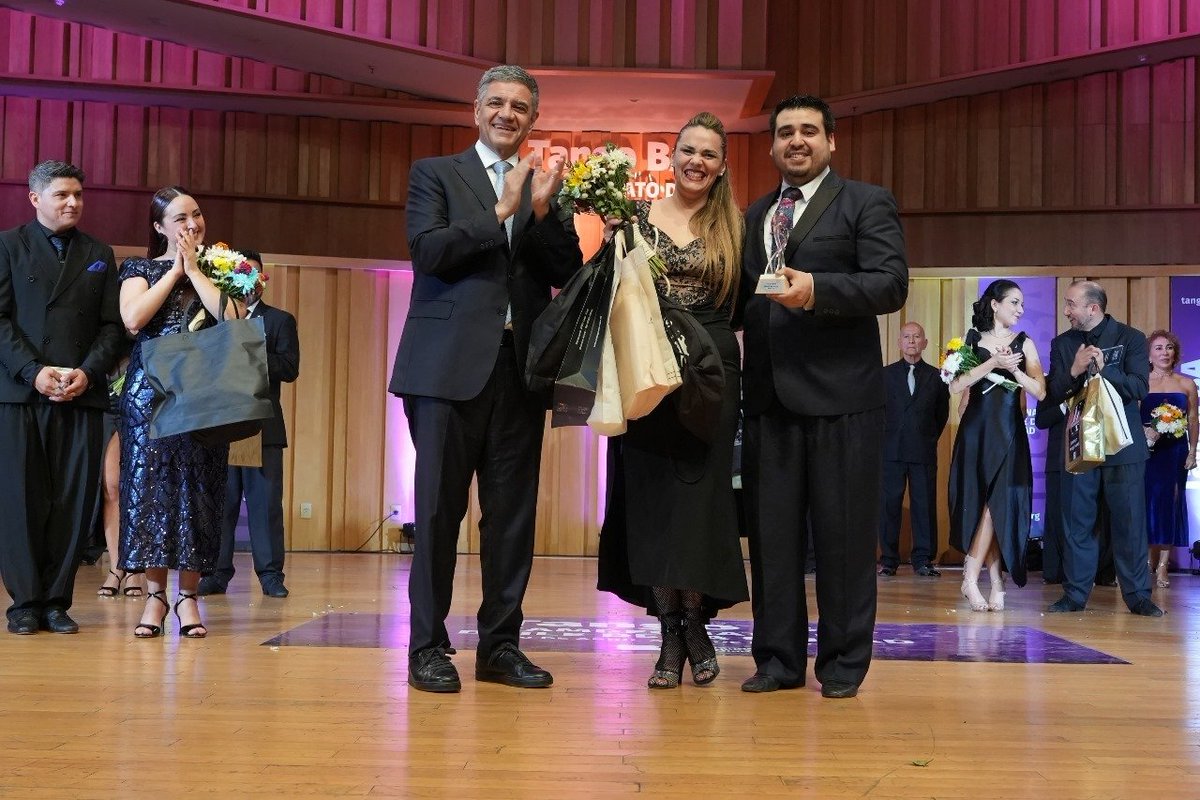 #TurismoyDeporte #cultura
El fin de semana pasado, la Defensoría del Turista estuvo presente en la final del Campeonato de #Tango de la Ciudad de #BuenosAires en la Usina Del Arte