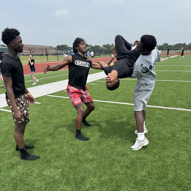 EvansPanthers's tweet image. Still smiling from Friday's IMPACT Celebration!🎉 Let's make this the best last week of school, Panthers! 🐾 🤍 #pantherpride #finishstrong #evansIMPACT