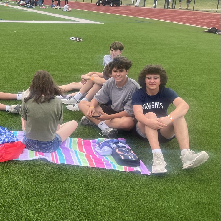 EvansPanthers's tweet image. Still smiling from Friday's IMPACT Celebration!🎉 Let's make this the best last week of school, Panthers! 🐾 🤍 #pantherpride #finishstrong #evansIMPACT