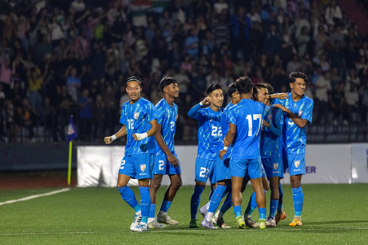 Abdul Gani (@imabdulgani) on Twitter photo Congratulations, boys!
𝘾𝙃𝘼𝙈𝙋𝙄𝙊𝙉𝙎
India Under-19 boys beat Bangladesh to win the SAFF Championship 2025
#BANIND #BlueColts #U19SAFF2025 #IndianFootball ⚽️
Image: <a href="/IndianFootball/">Indian Football Team</a> Congratulations, boys!
𝘾𝙃𝘼𝙈𝙋𝙄𝙊𝙉𝙎
India Under-19 boys beat Bangladesh to win the SAFF Championship 2025
#BANIND #BlueColts #U19SAFF2025 #IndianFootball ⚽️
Image: <a href="/IndianFootball/">Indian Football Team</a>