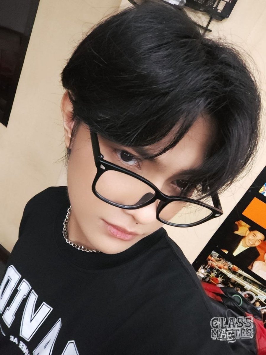 classmaetesofc's tweet photo. [#TRAINEEAE_DAVID] PHOTOSERIES

A single frame, yet the world stands still—Trainee AE glowing with quiet thrill. Charisma in every glance, shining bright at Don Bosco Technical College Mandaluyong during the PPOP Campus Tour.

@traineeaeph  
#TraineeAE #PPOPCampusTour https://t.co/AQGgORmGdQ