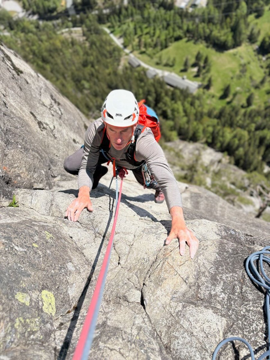 High_Mt_Guides's tweet image. 🅿️in🇫🇷🧗in🇨🇭The Magicien d'Oz, 6b at Barberine provided a wonderful sunny breezy granitey day of rock climbing for the last day of Dave's 'ski' trip. An idyllic place to climb &amp;amp; with lovely slabs &amp;amp; walls make this a modern Piola classic. Report on our #chamonix #rockclimbing page