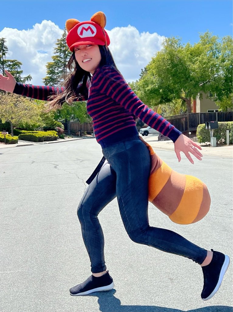 KitandKrysta's tweet image. Today!! Happy birthday Krysta! 🎂🥳🎈🎉