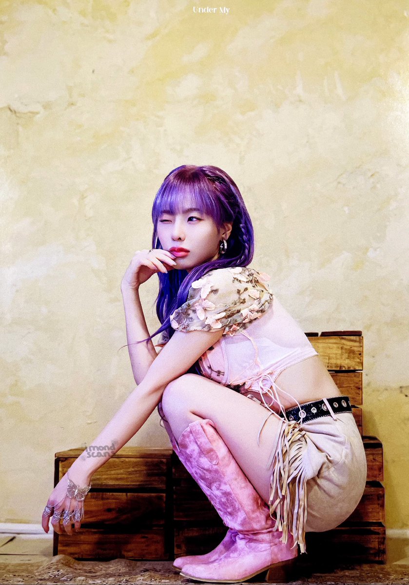 imondscans's tweet photo. Scans from the album I:MOND - 'UNDER MY' PINK ver. 

#아이몬드 #I_mond #imond 
#UNDERMY #UNDER_MY   
#이설 
#E_seol #Eseol https://t.co/wBdOKaYHrW