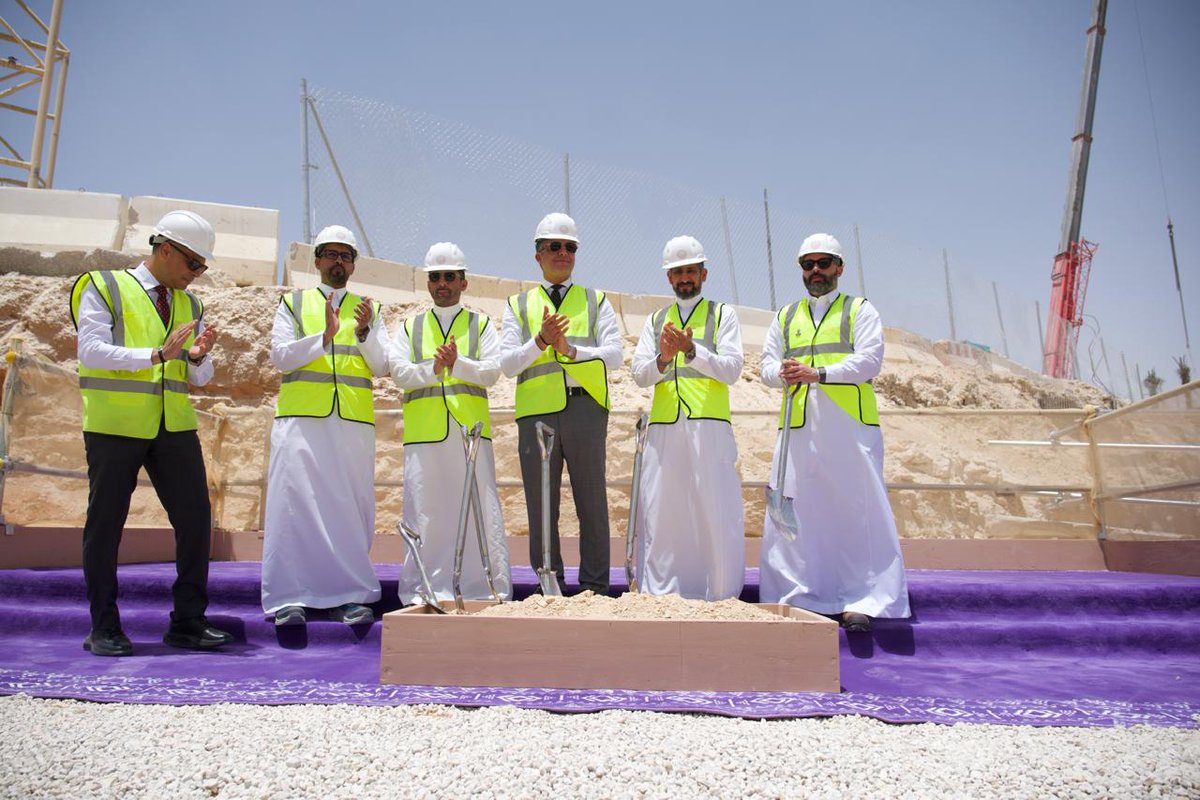 حجر أساس جديد في منظومة مسك.. 

في #اليوم_العالمي_للمتاحف وعلى أرض #الدرعية بدأنا اليوم بناء متحف #آسان مع #شركة_الدرعية ليكون منصة تحيي التراث وتقدّمه برؤية أصيلة.